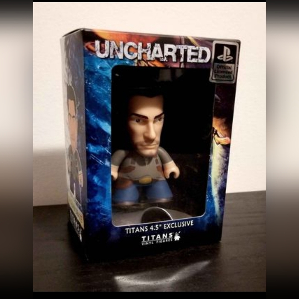 NWT Uncharted Nathan Drake Titan figure 4.5"